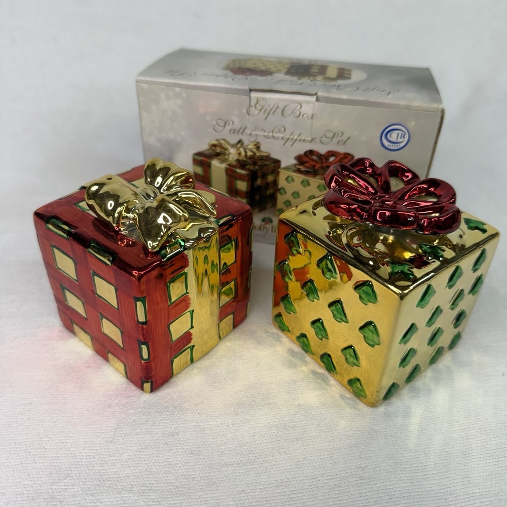 Christmas Present Salt & Pepper Shakers Classic Vintage Tableware Decor